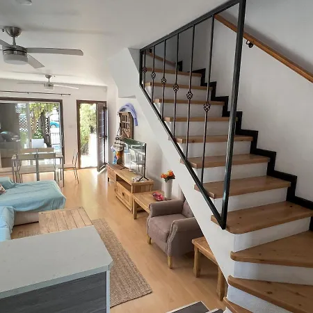 Aphrodite's Gardens Entire Townhouse 400 M To The Sea Дом отдыха