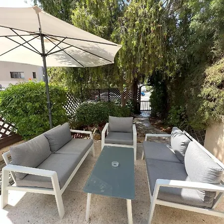 Дом отдыха Aphrodite's Gardens Entire Townhouse 400 M To The Sea *