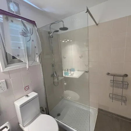 Дом отдыха Aphrodite's Gardens Entire Townhouse 400 M To The Sea *