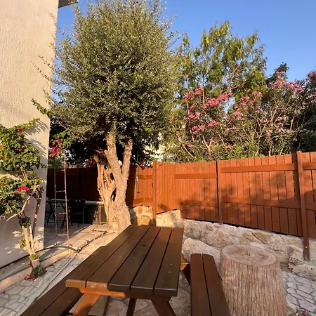 Aphrodite's Gardens Entire Townhouse 400 M To The Sea * Paphos