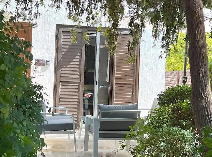 Feriehus Aphrodite's Gardens Entire Townhouse 400 M To The Sea *