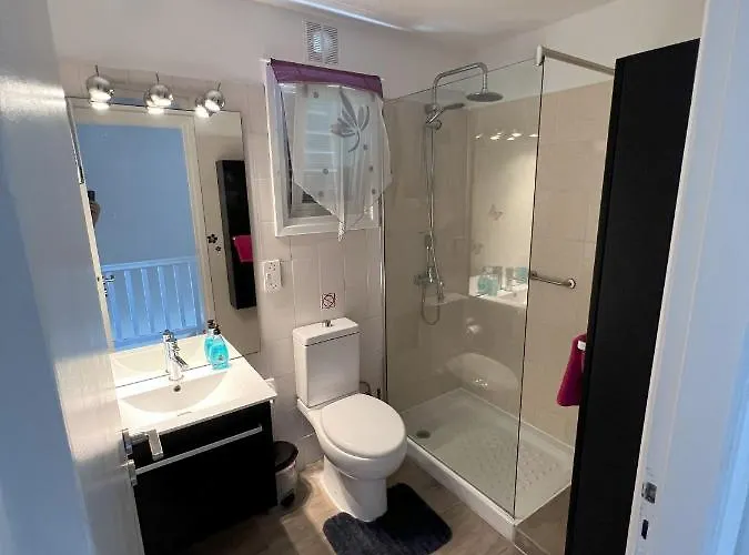 Feriehus Aphrodite's Gardens Entire Townhouse 400 M To The Sea