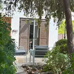 Holiday home Aphrodite's Gardens Entire Townhouse 400 M To The Sea *